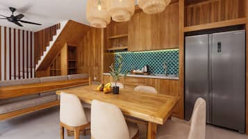 Two Bedroom Villa | Cuisine privée | Tables à manger