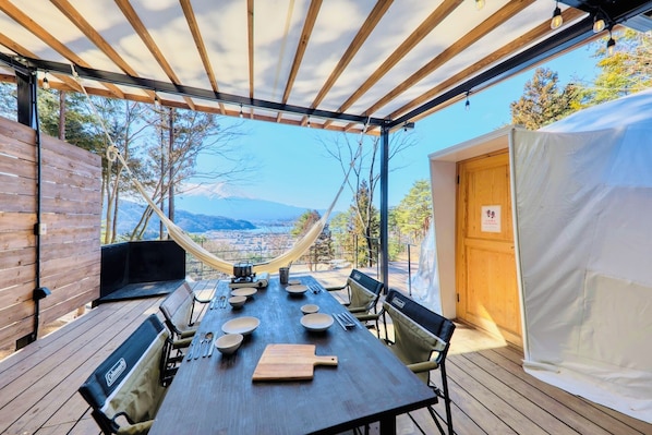 Habitación cuádruple de lujo | Terraza o patio