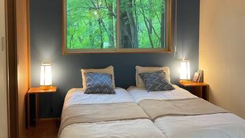 Cottage de style japonais, Plusieurs lits, terrasse, vue sur la montagne | Décor unique, ameublement unique, literie fournie