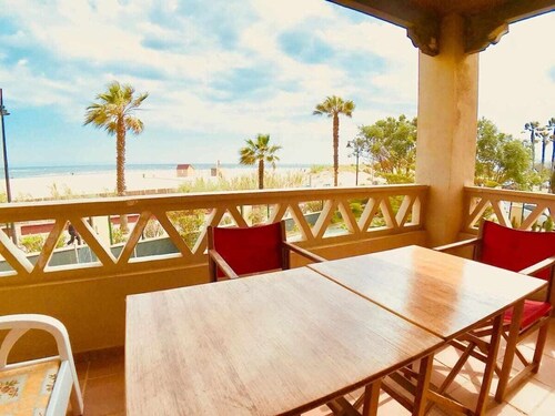 Alcaudón. Sea front apartment with 3 bedrooms - Ref.711