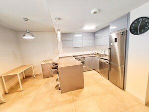 Fridge, microwave, oven, dishwasher