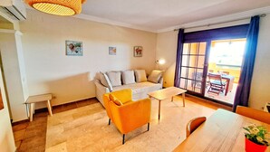 TV - 2 BEDROOM APARTMENT, LOS ALBATROS, ISLA CANELA (Ayamonte)