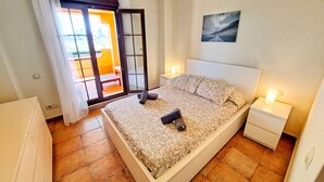 2 bedrooms, iron/ironing board, free WiFi, bed sheets - 2 BEDROOM APARTMENT, LOS ALBATROS, ISLA CANELA (Ayamonte)