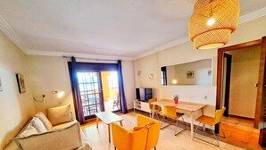 TV - 2 BEDROOM APARTMENT, LOS ALBATROS, ISLA CANELA (Ayamonte)