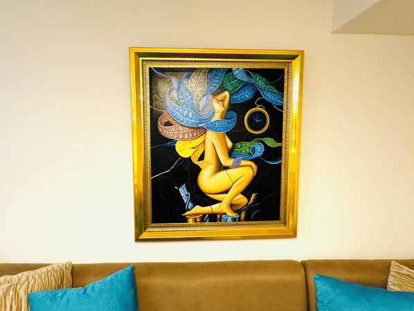 A framed abstract painting on a wall. - Beautiful private apartment Ecovivienda Etapa 2 (8 minutes American Embassy) (Tegucigalpa)