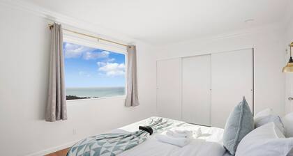 Charming 2BR Coastal Getaway in Pacifica