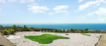 Charming 2BR Coastal Getaway in Pacifica