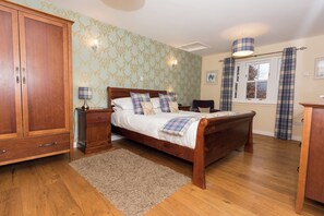 2 bedrooms, iron/ironing board, travel crib, WiFi