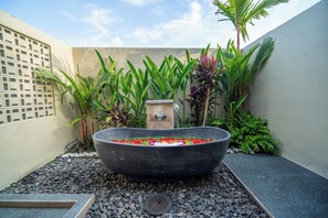 Vila Panorama, 3 kamar tidur, kolam renang pribadi | Kamar mandi | Pengering rambut, handuk, sabun, dan sampo