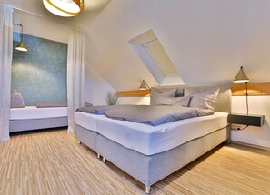 3 bedrooms, desk, travel cot, free WiFi