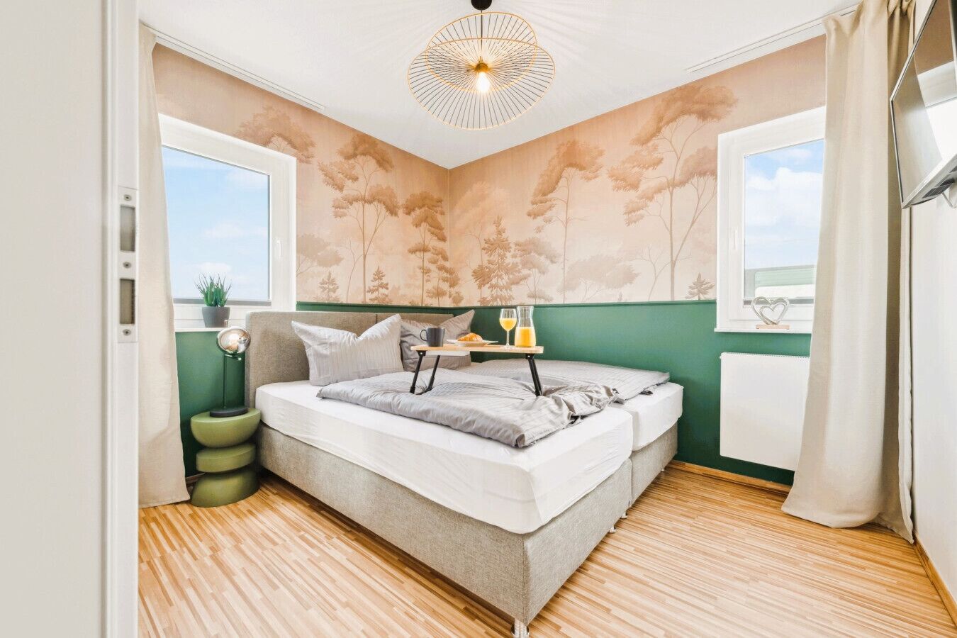 3 soverom, skrivebord, reiseseng for barn og wi-fi (inkludert)