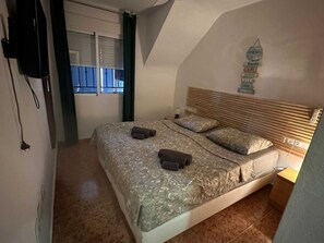 2 chambres, fer et planche à repasser, lit parapluie, Wi-Fi gratuit