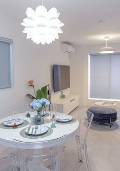 Nishikujo Maison Le Bleu Chigusa