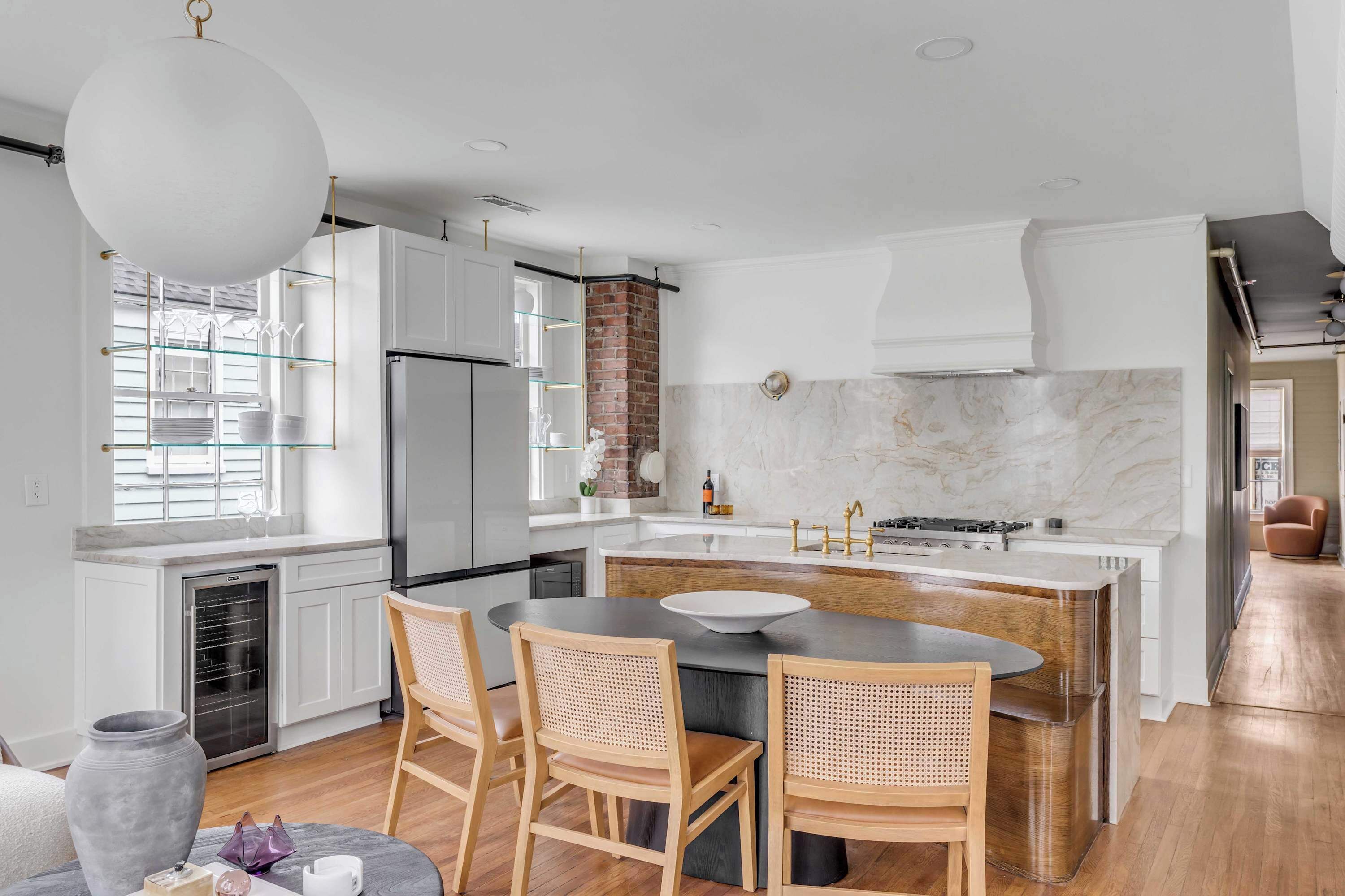 Køleskab, mikrobølgeovn, ovn, kogeplade