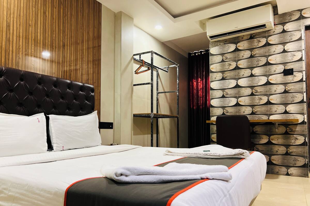 Classic Double Room | Soundproofing, WiFi (free)