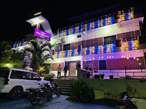 Front of property - Hotel SSR Palace Mount Abu (Mount Abu)