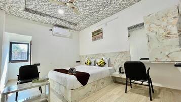 Deluxe Room | Free WiFi