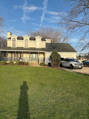 Exterior - ND games, lakes, casino, shopping, highways and interstates.  Central location (Michigan City)