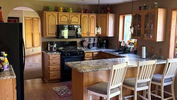 Microwave, oven, stovetop, dishwasher