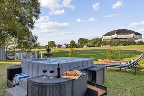 Outdoor spa tub - Golf-Side Luxe Escape Sleeps 13 Hot Tub & Theater (Port Arthur)