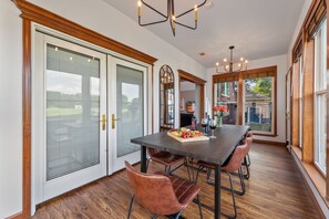 Dining - Golf-Side Luxe Escape Sleeps 13 Hot Tub & Theater (Port Arthur)