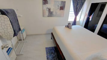 3 bedrooms, iron/ironing board, free WiFi, bed sheets