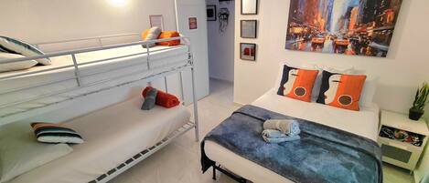 3 soverom, strykejern/-brett, wi-fi (inkludert) og sengetøy