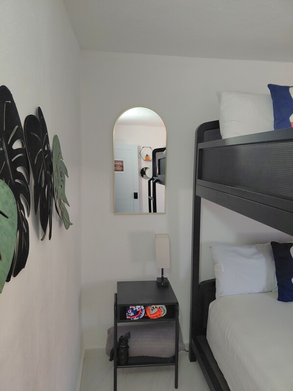 3 chambres, fer et planche à repasser, accès au Wi-Fi (inclus)