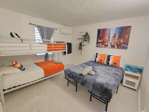 3 bedrooms, iron/ironing board, free WiFi, bed sheets