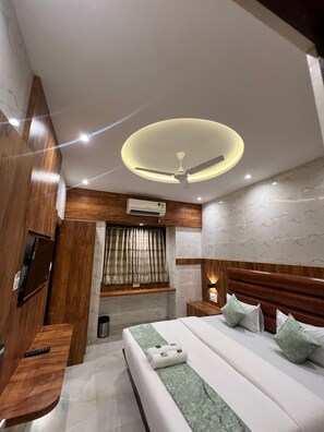 Deluxe Room, City View