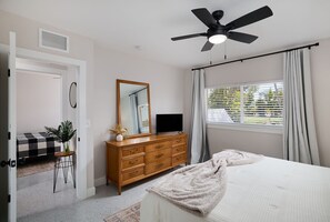 2 chambres, fer et planche à repasser, Wi-Fi, draps fournis