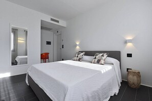 6 bedrooms, free WiFi, bed sheets