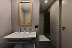 Shower, towels