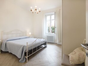 4 makuuhuonetta, internet