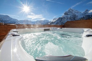 Luxury Suite, Mountain View | Terrace/patio - Panoramahotel Braunwald (Glarus Sued)