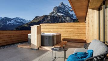 Luxury Studio Suite, 1 King Bed, Non Smoking, Mountain View | Terrace/patio