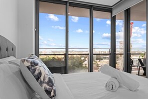 1 bedroom, iron/ironing board, WiFi, bed sheets - Prime City Stay | Steps to River Mall & South Bank (Brisbane City)