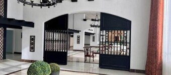 Beach and Pool Access in Prime Location!