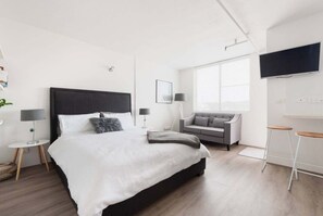 Desk, iron/ironing board, WiFi, bed sheets