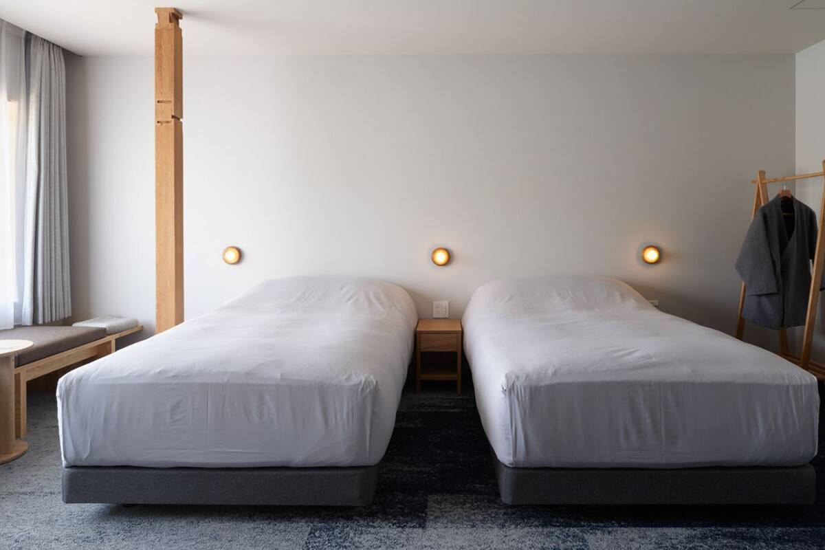 Minibar, wifi gratis y ropa de cama 