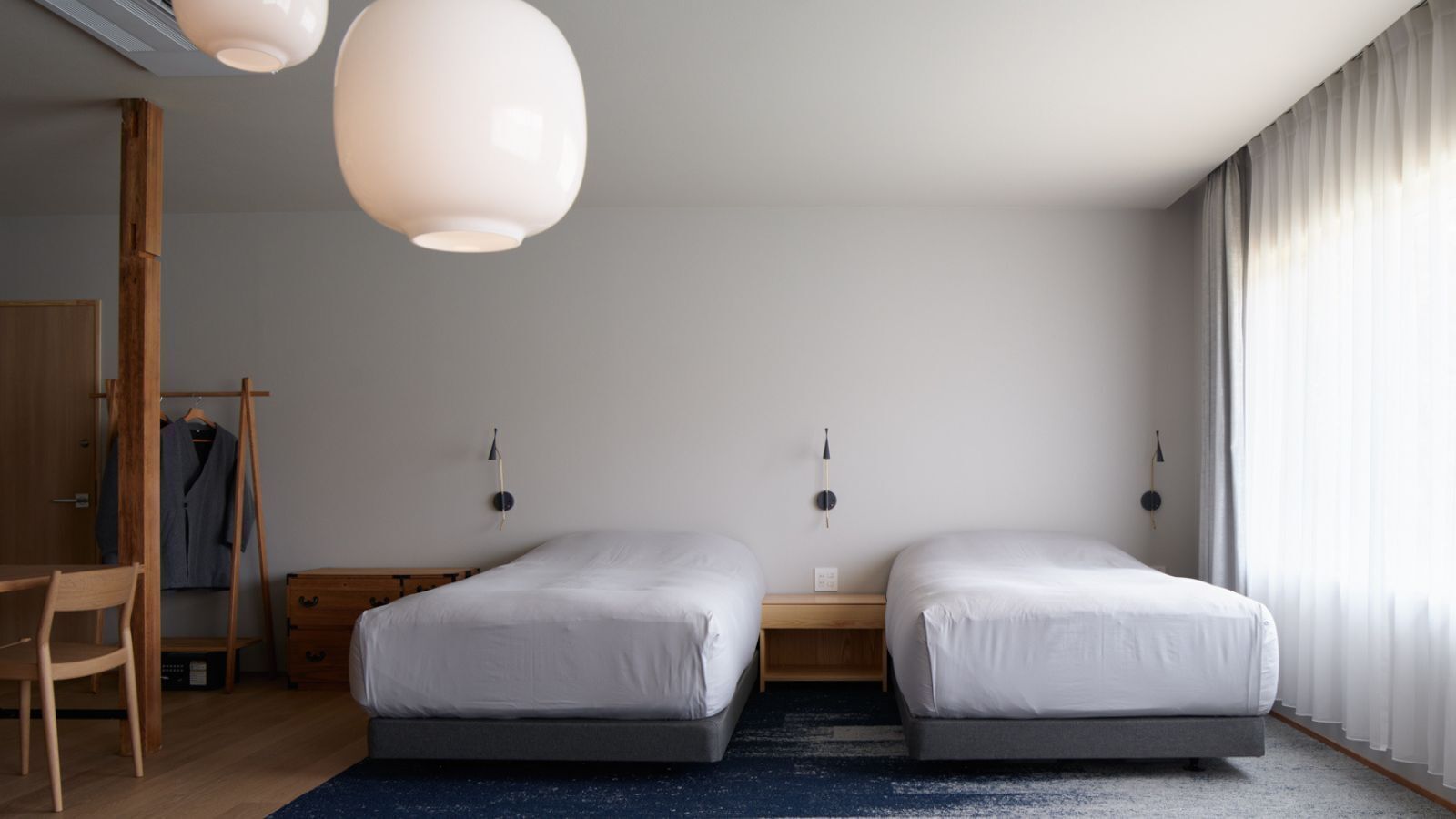 特级四人房, 无烟房, 湖景 (205, 2F, 64 square meters) | 迷你吧、免费 WiFi、床单