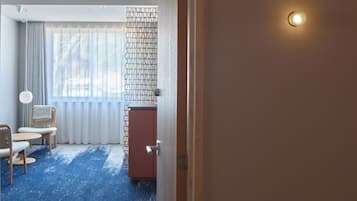 Habitación con 2 camas individuales, para no fumadores, vista al lago (102, 1F, 31 square meters) | Minibar, wifi gratis y ropa de cama