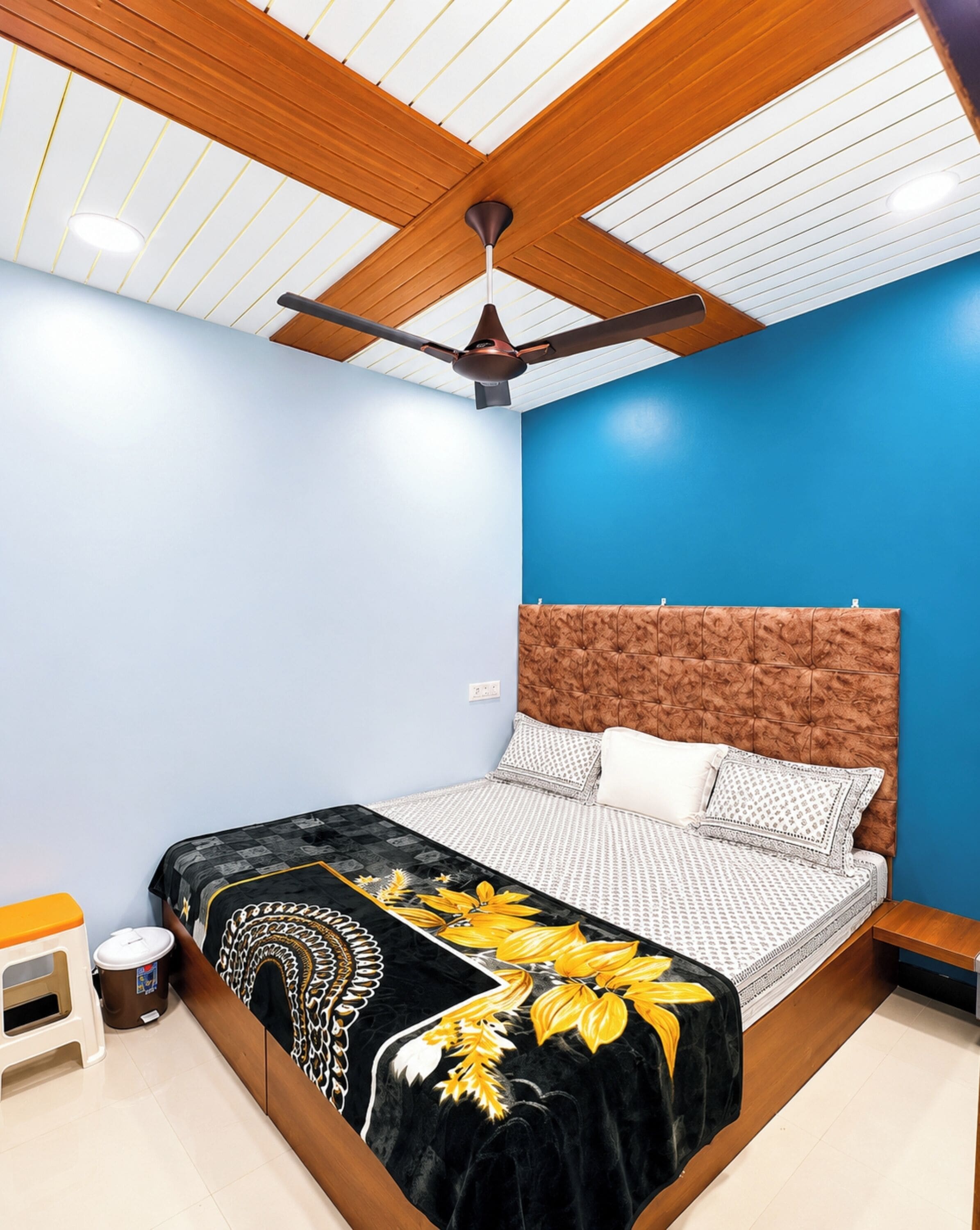 Hypo-allergenic bedding, soundproofing, free WiFi, bed sheets