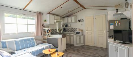 Fernseher, Tischtennisplatte