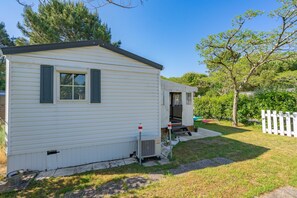 Exterior - Mh 229 - La Tremblade: Comfortable Mobile Home with Terrace, Garden & Shared Pool (La Tremblade)