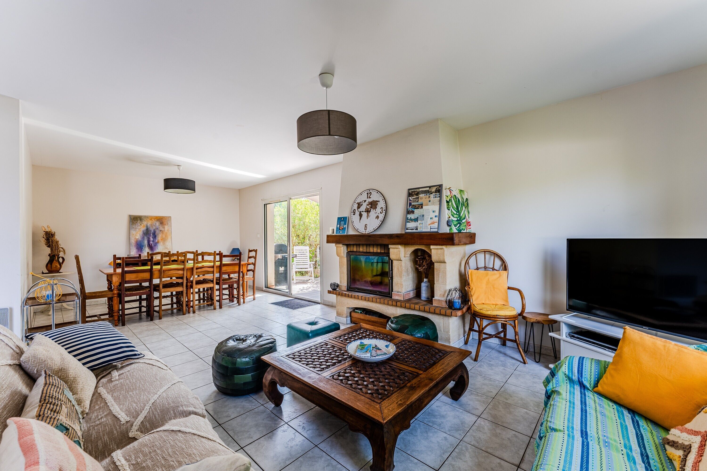 TV, lareira, DVD player