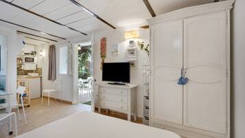 1 dormitorio, tabla de planchar con plancha, wifi gratis y ropa de cama