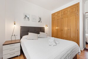 2 chambres, fer et planche à repasser, Wi-Fi gratuit, draps fournis