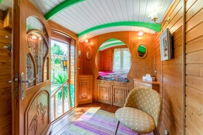 6 camere, ferro/asse da stiro, Wi-Fi gratuito, lenzuola