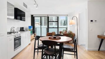 Fridge, microwave, oven, stovetop